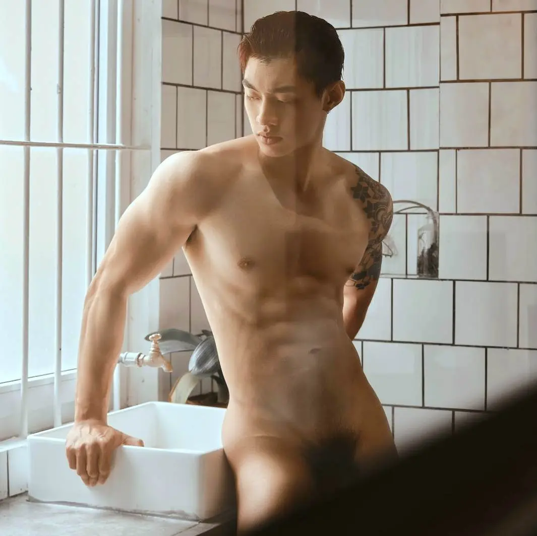 หน้าได้หุ่นล่ำกำลังดีผิวสองสีบั่นท้ายฟิตแน่นแมนๆไม่ติ้ง หาเพื่อนไลน์โพสต์จังมีจริง นัดซัมติงประจำ
