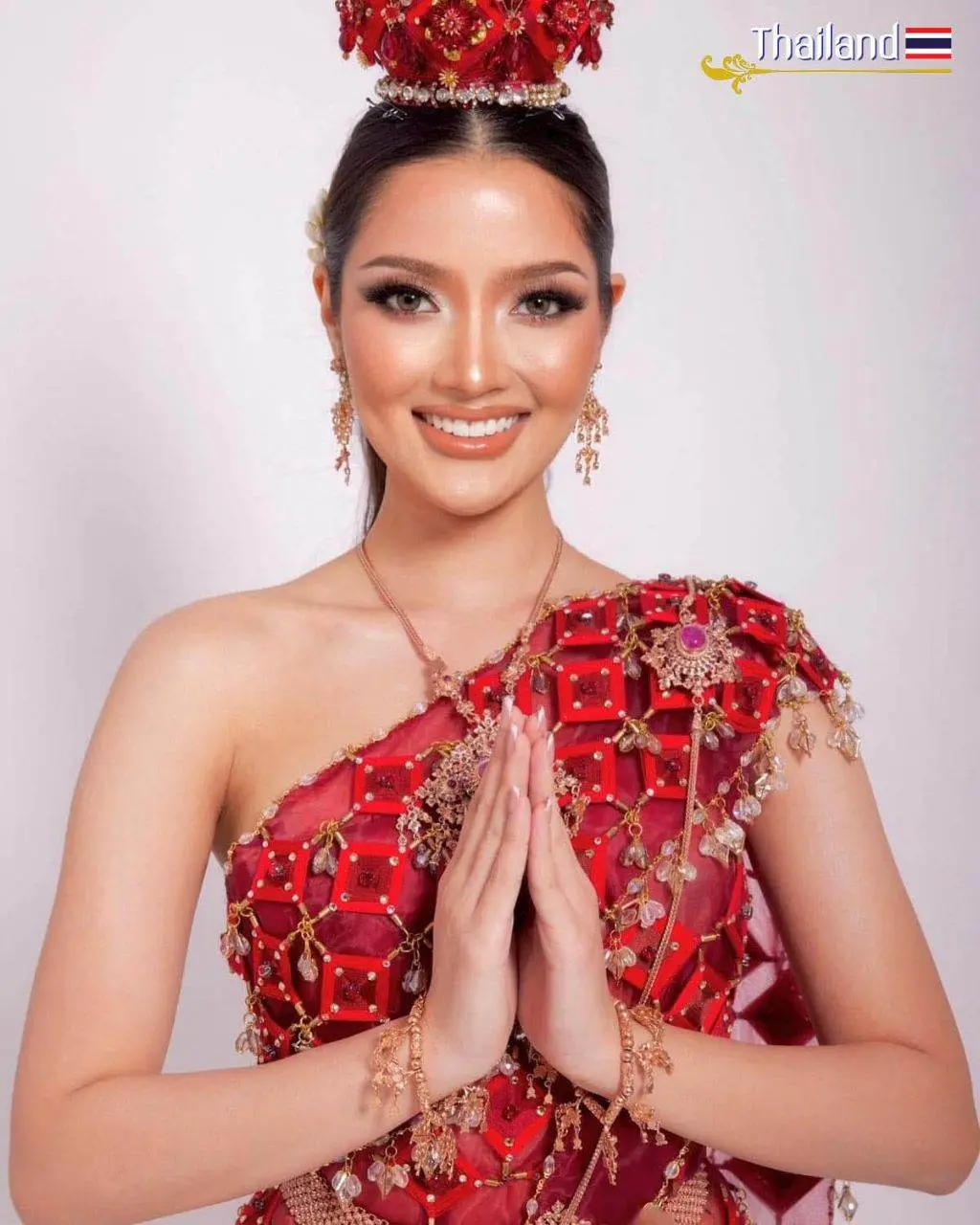 Miss Global Thailand 2023, in a striking Thai costume👍❤️🇹🇭