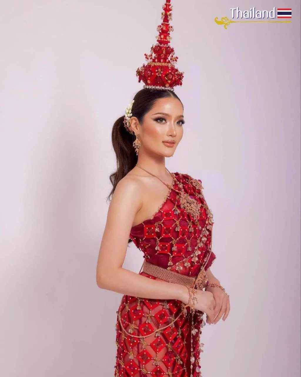 Miss Global Thailand 2023, in a striking Thai costume👍❤️🇹🇭