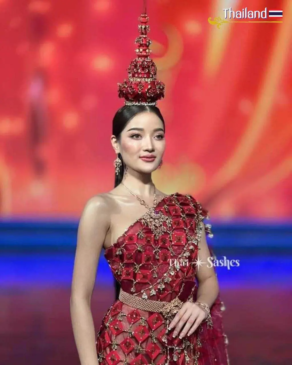 Miss Global Thailand 2023, in a striking Thai costume👍❤️🇹🇭