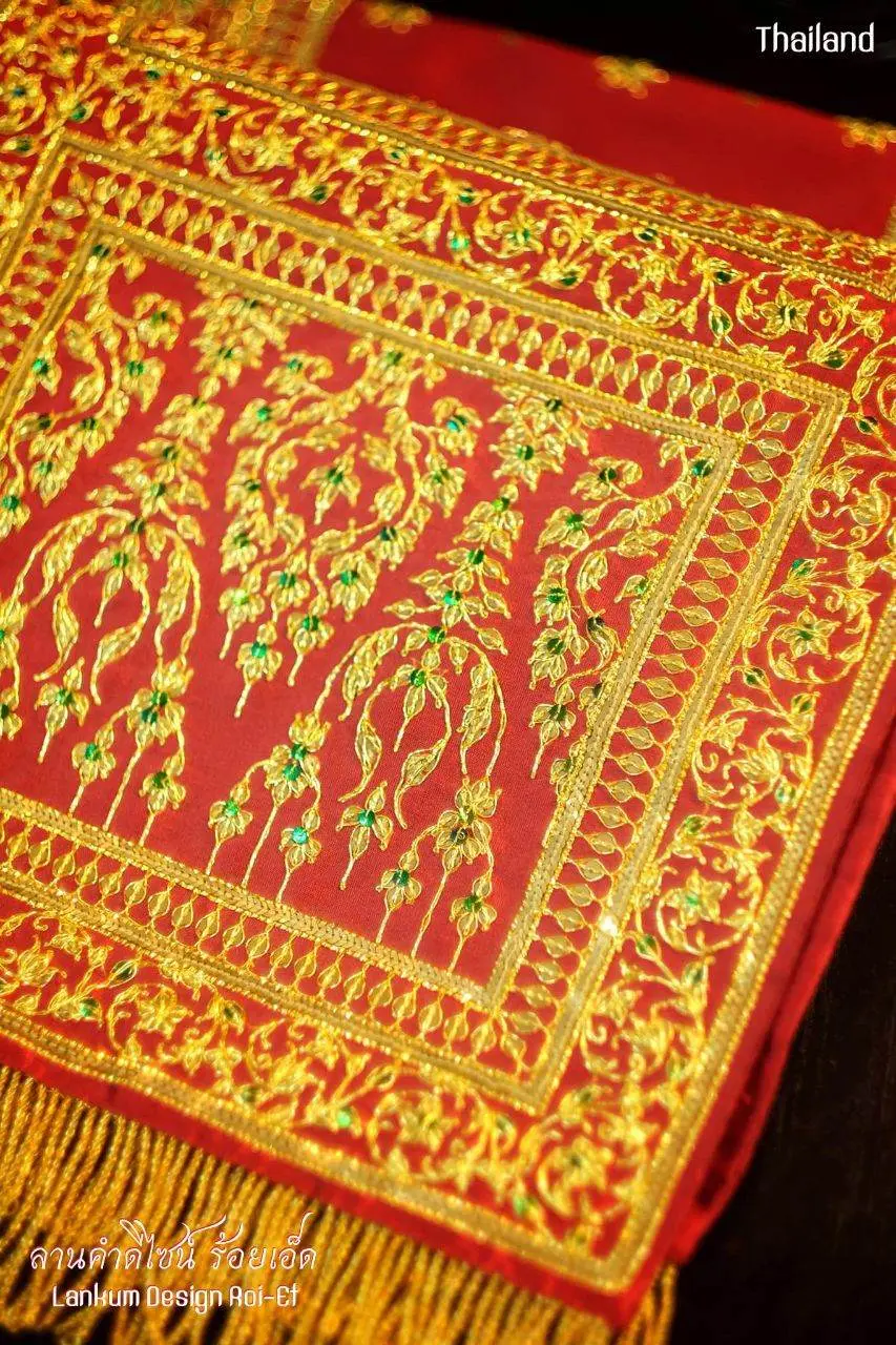THAILAND 🇹🇭 | Pha Saphak: Ancient Shawl for Thai Wedding Dress