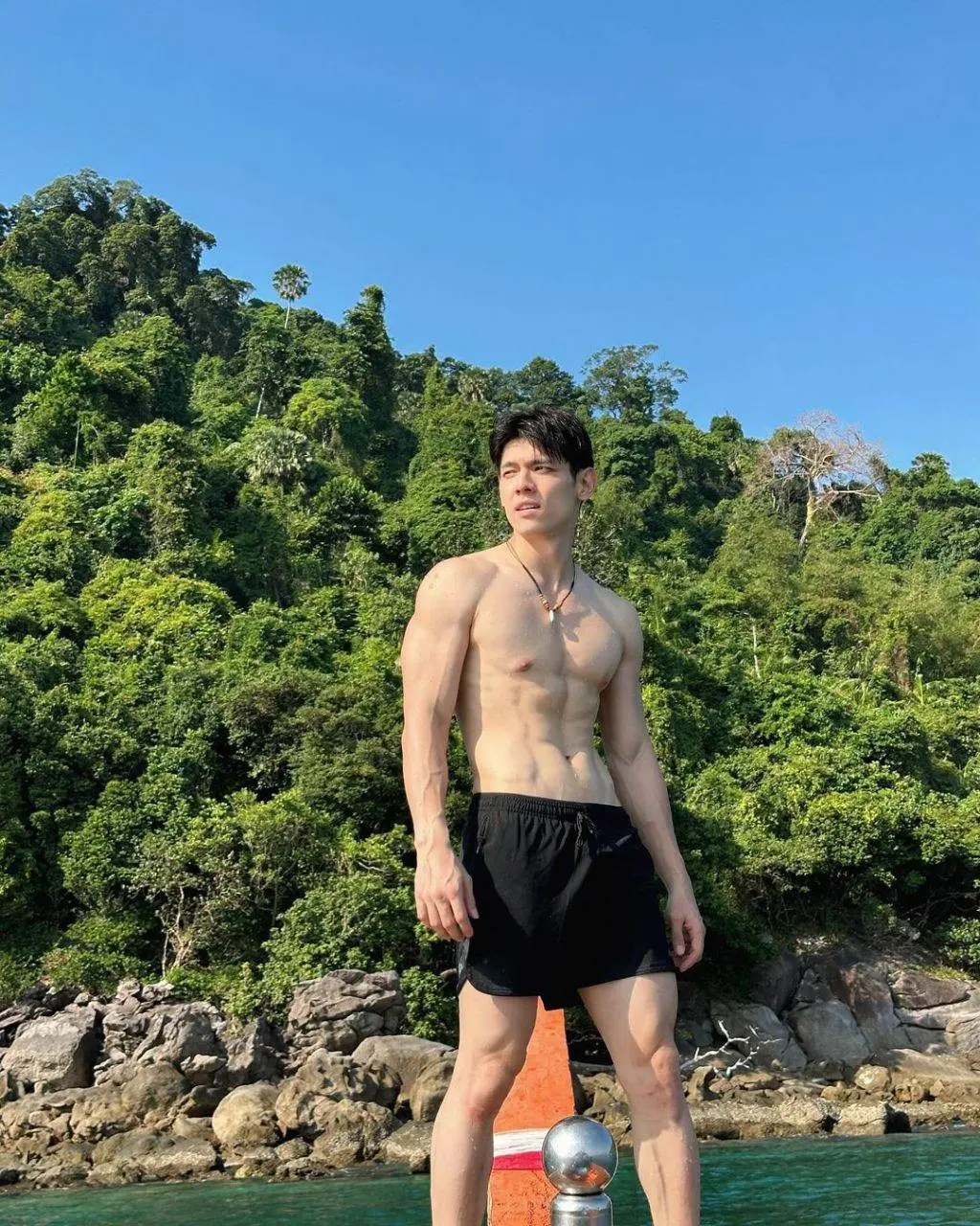 ผัวชื่อจักรินทร์