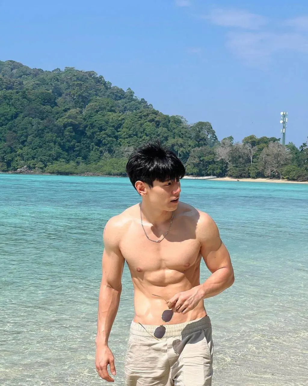 ผัวชื่อจักรินทร์