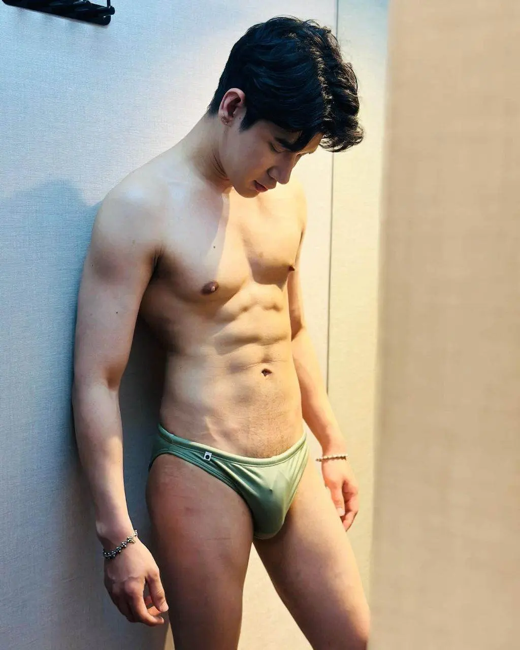 หล่อแบบเอเชีย สไตล์ไทยแลนด์