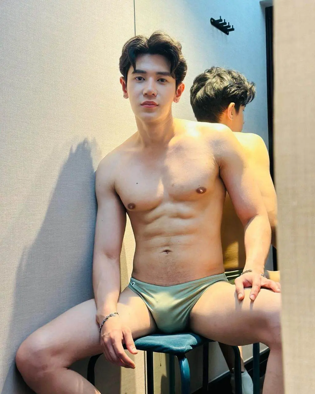 หล่อแบบเอเชีย สไตล์ไทยแลนด์