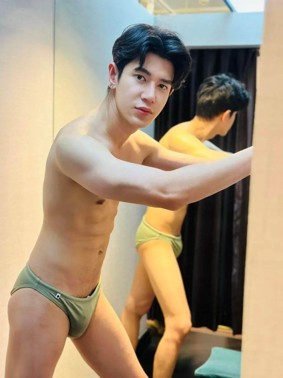หล่อแบบเอเชีย สไตล์ไทยแลนด์