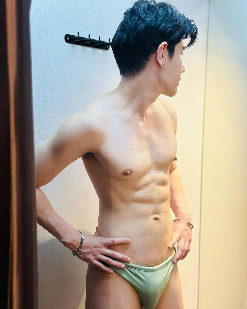 หล่อแบบเอเชีย สไตล์ไทยแลนด์