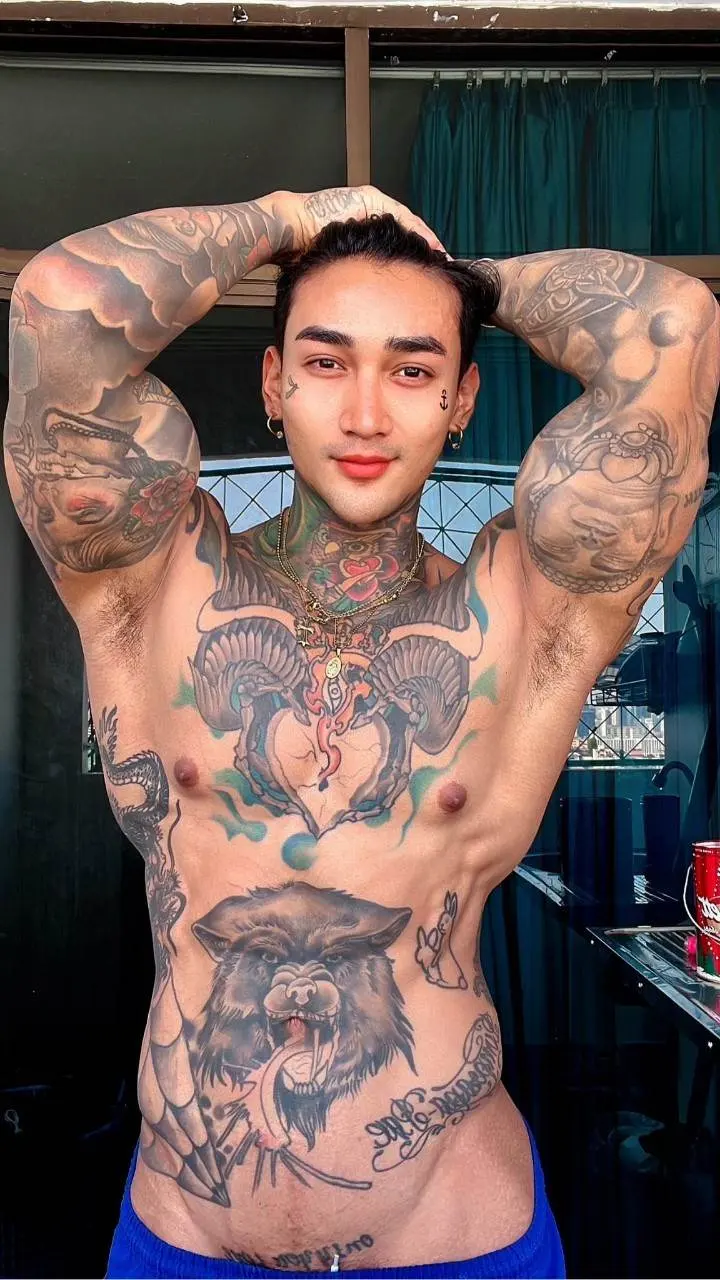 หล่อสะท้านพิภพ