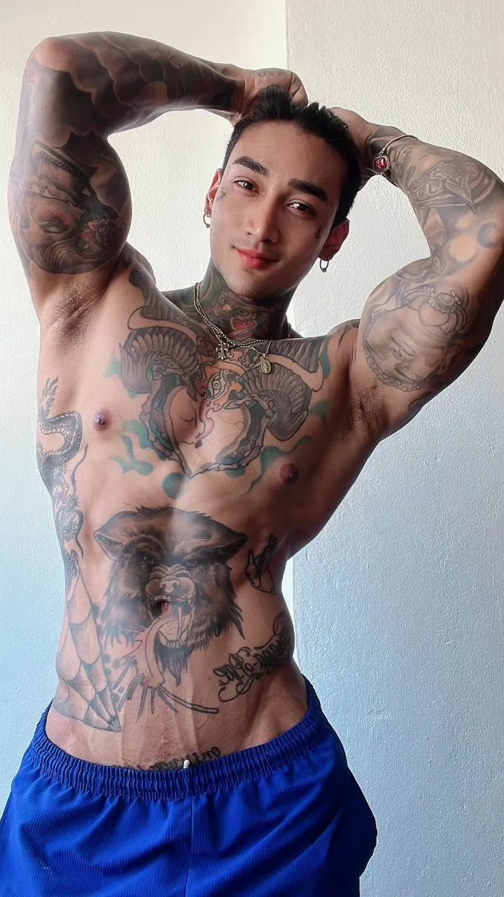 หล่อสะท้านพิภพ