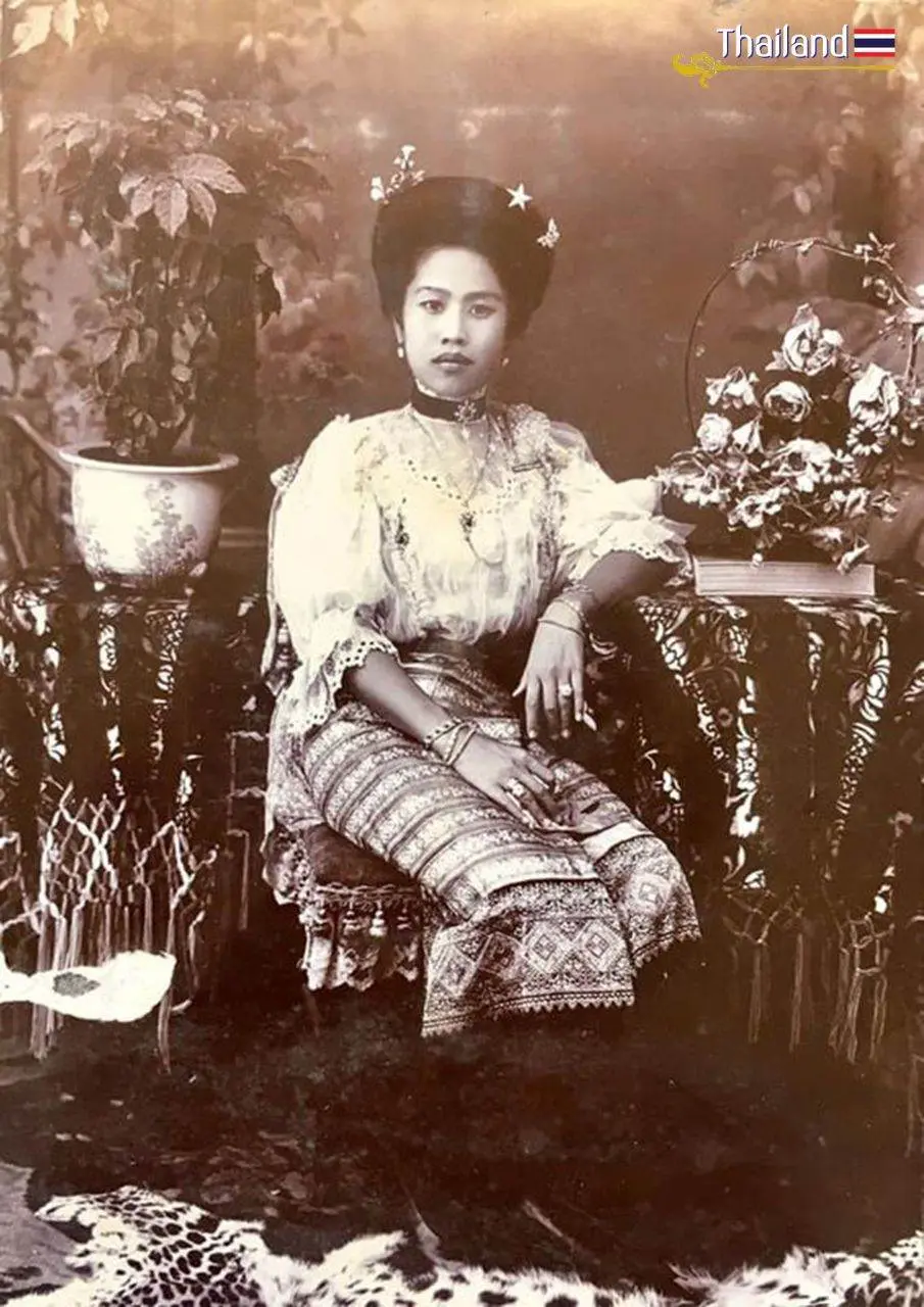 THAILAND 🇹🇭 | Lanna traditional dress of Northern Thailand