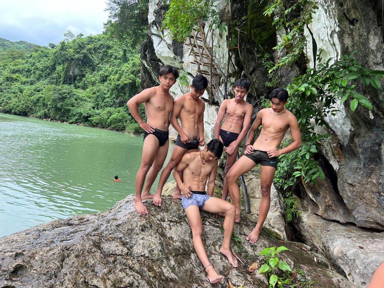 ส่องเกงในหนุ่มๆ v 2