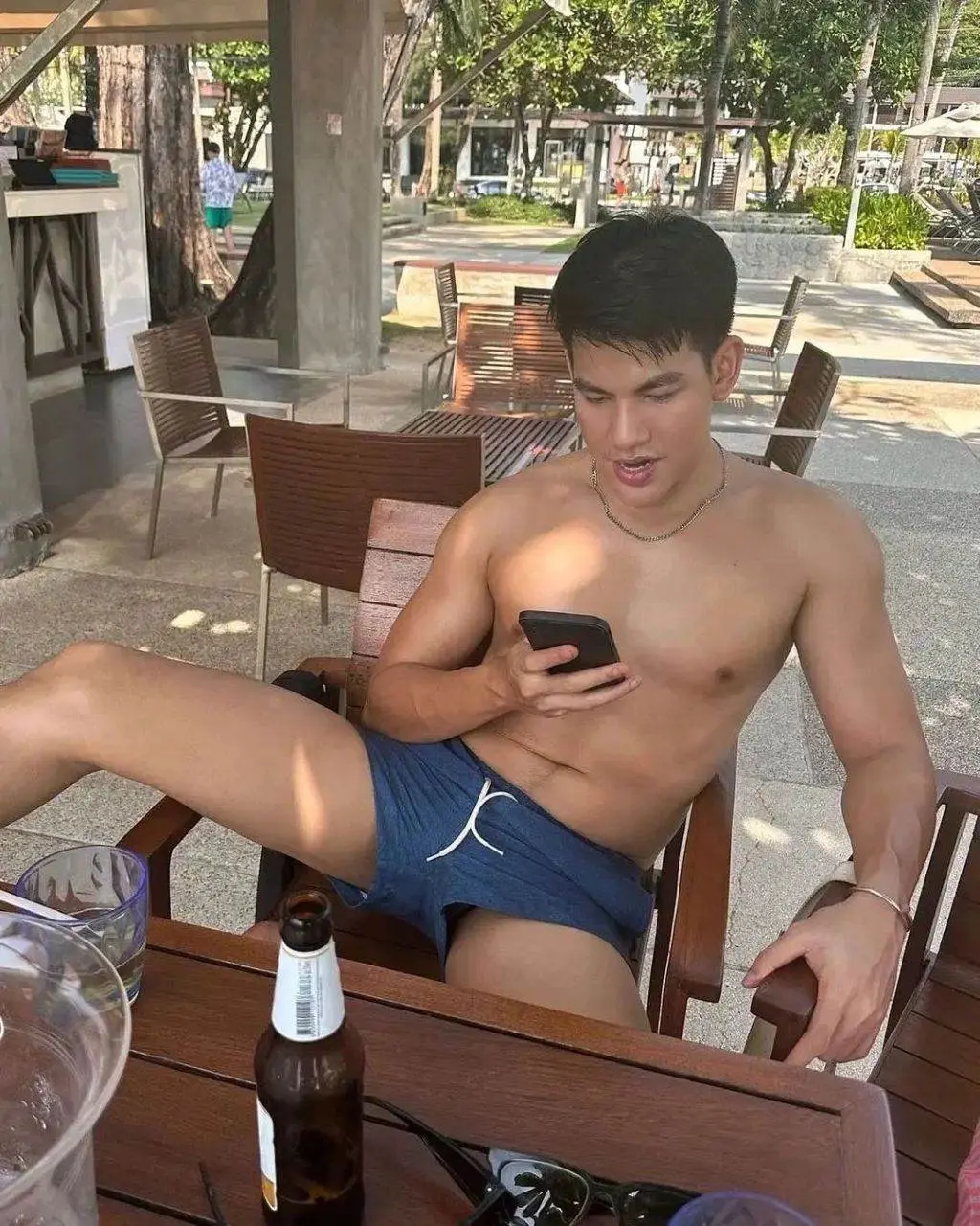 ส่องเป้าตุงผู้ชาย
