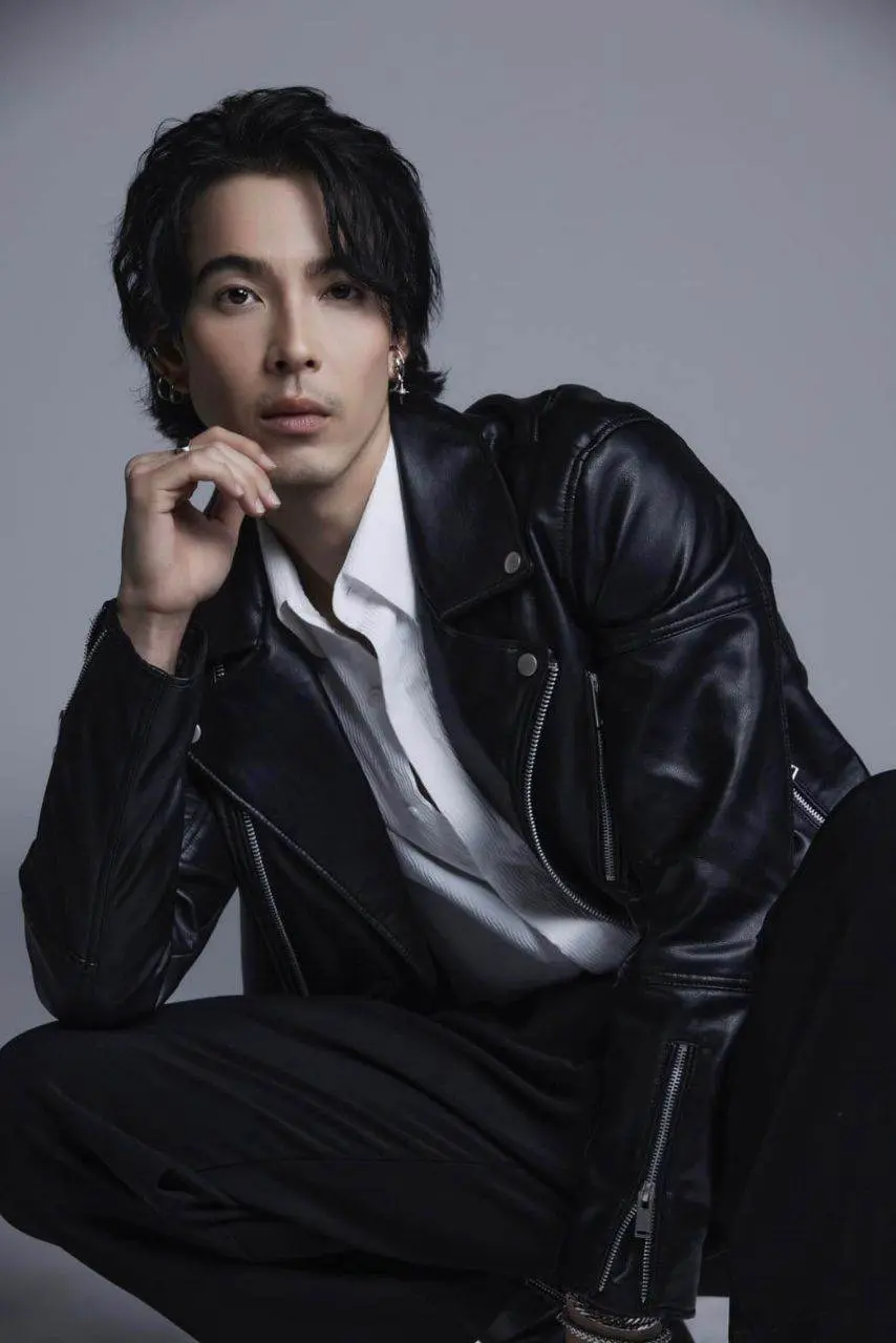 หล่อเซอร์แต่หน้าหวานมากพ่อเอ้ย