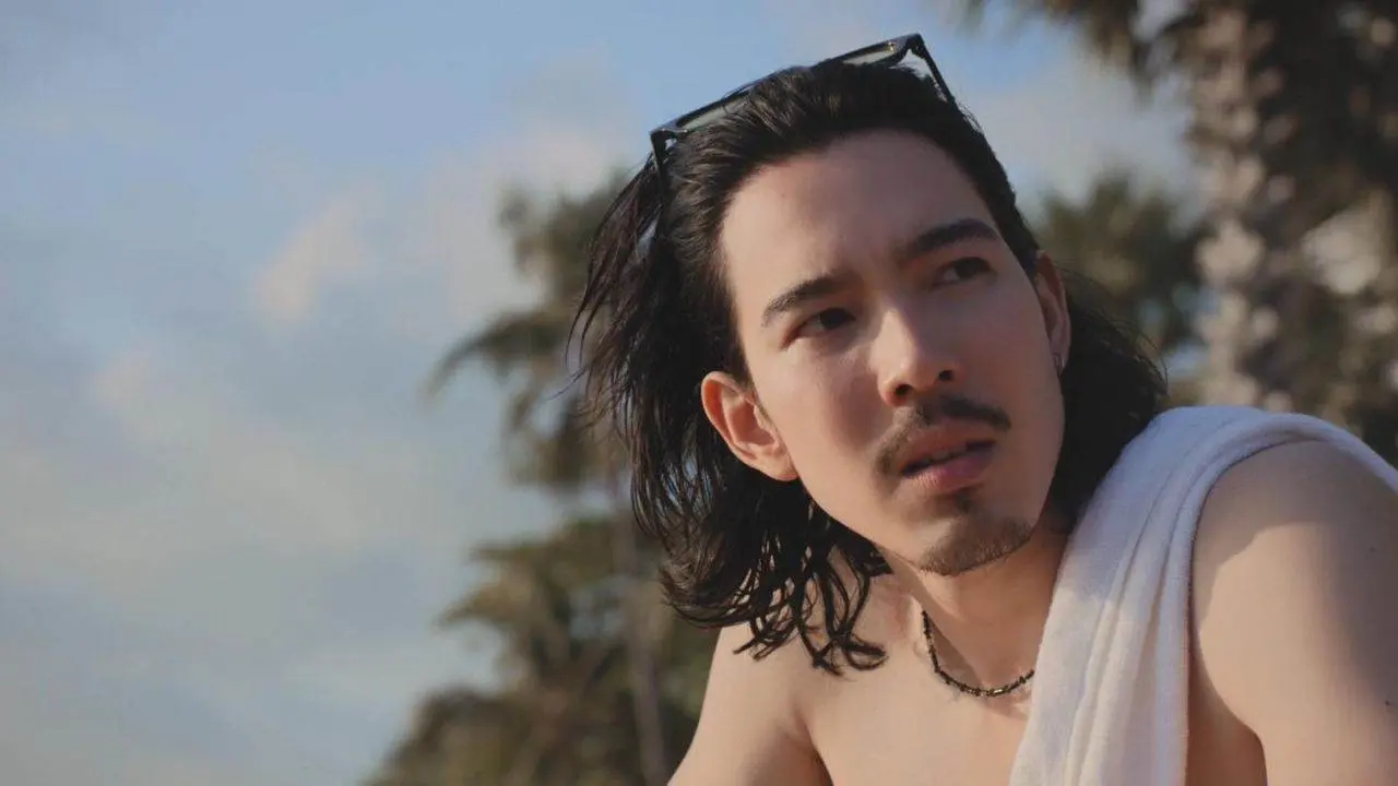 หล่อเซอร์แต่หน้าหวานมากพ่อเอ้ย