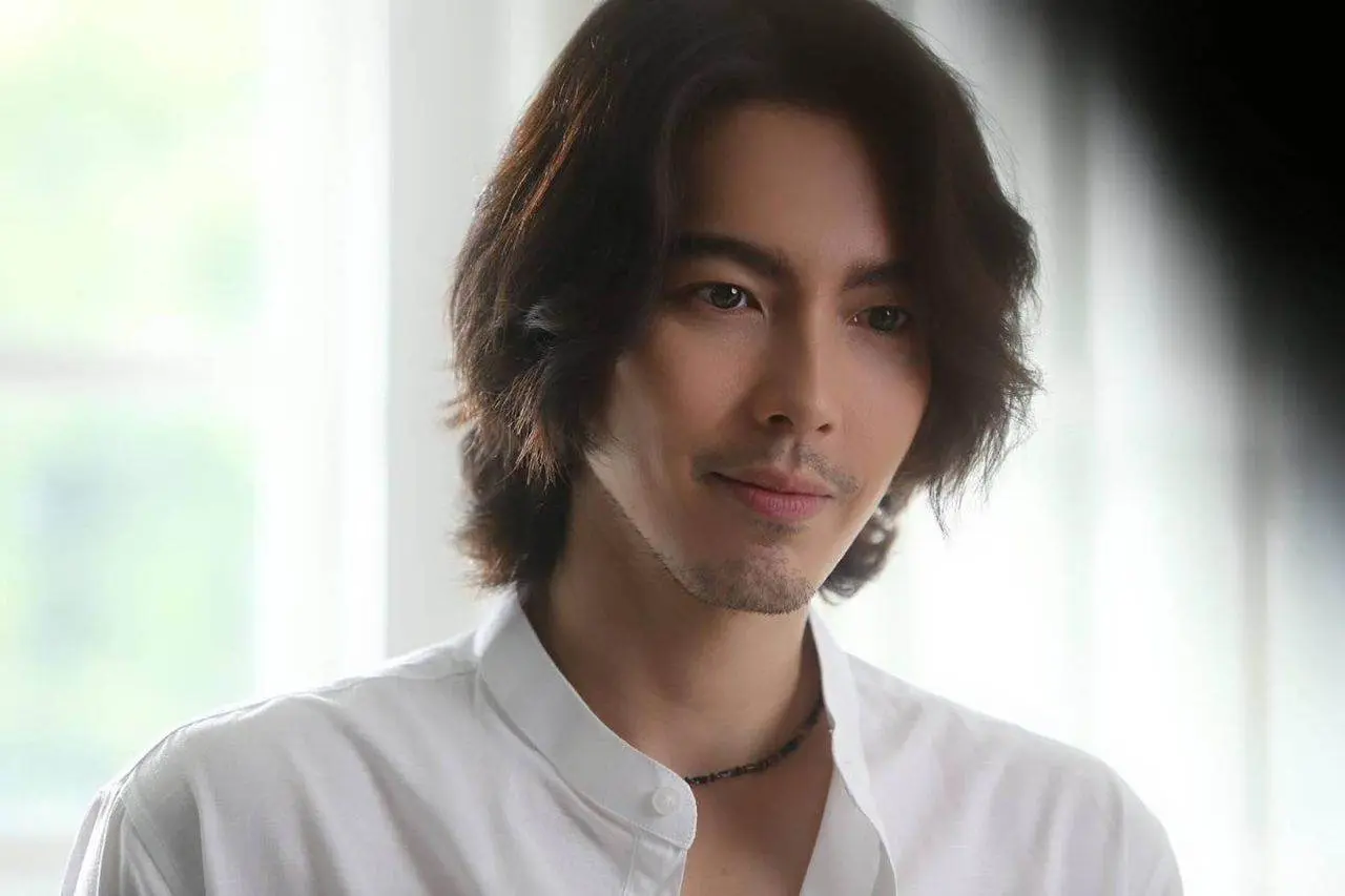 หล่อเซอร์แต่หน้าหวานมากพ่อเอ้ย