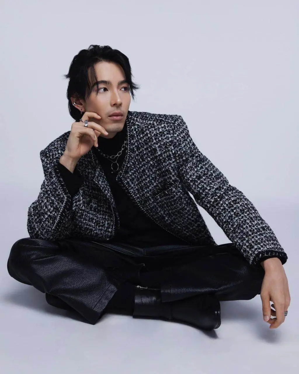 หล่อเซอร์แต่หน้าหวานมากพ่อเอ้ย