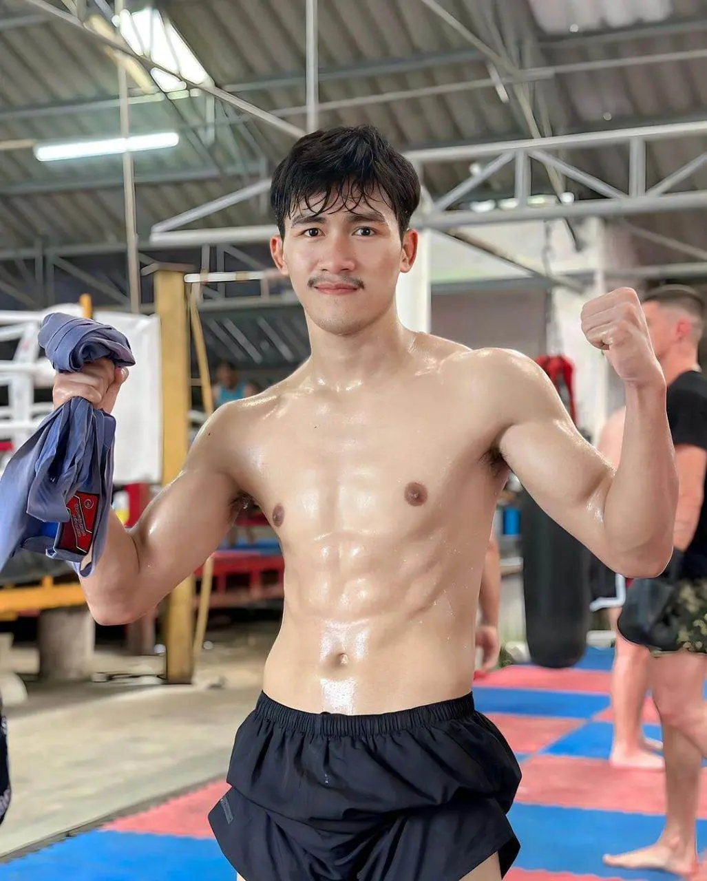 รักแล้วเลียเลย