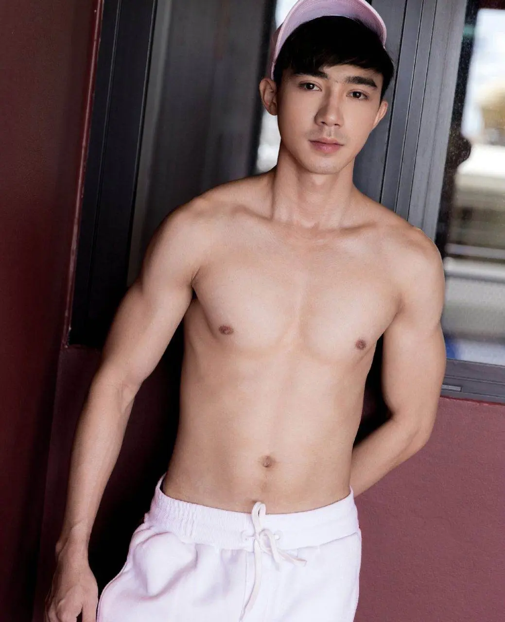 พี่น้องท้องชนหลัง
