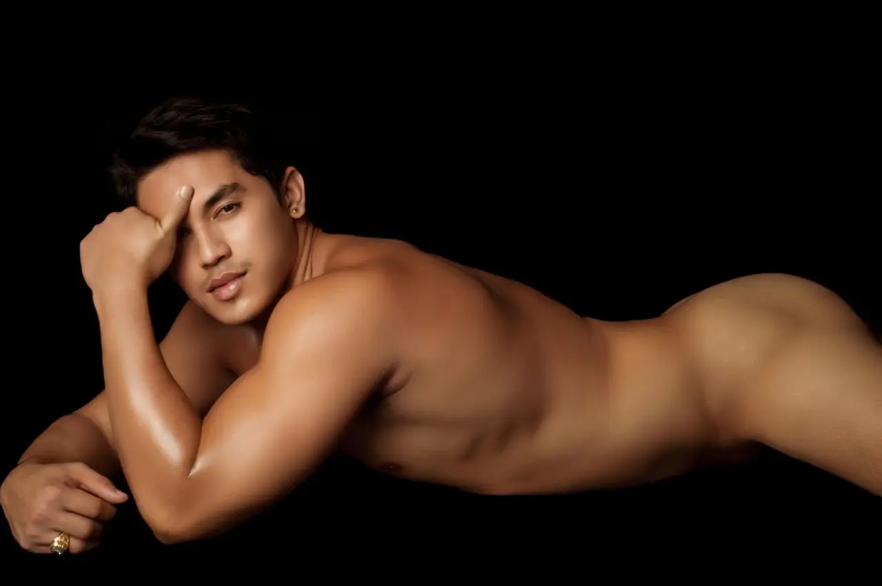 หนุ่มจาก ฟิลิปปินส์ James Martinez.