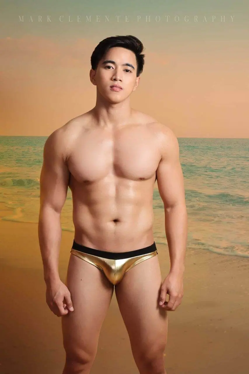 หนุ่มจาก ฟิลิปปินส์ James Martinez.