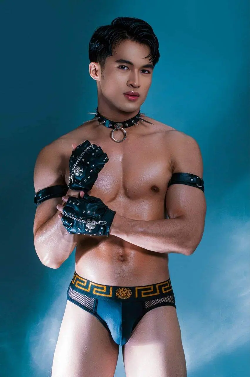 หนุ่มจาก ฟิลิปปินส์ James Martinez.