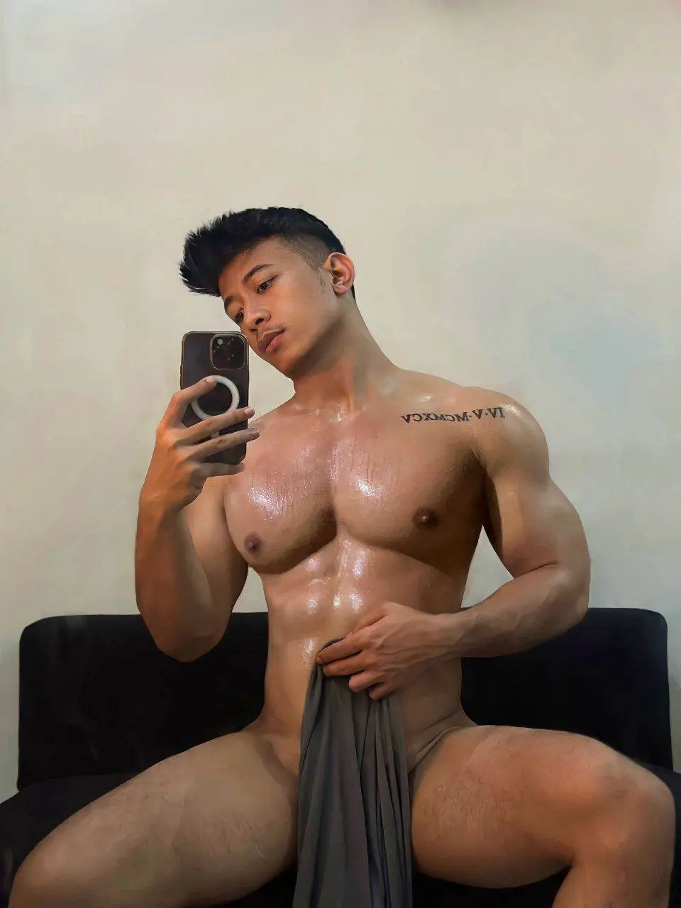 เก่าเล่าใหม่ young man from china