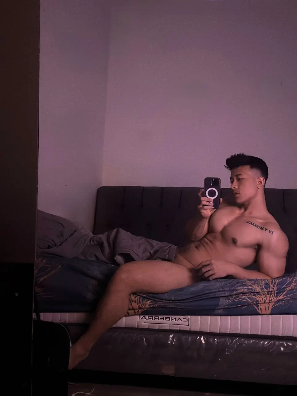 เก่าเล่าใหม่ young man from china