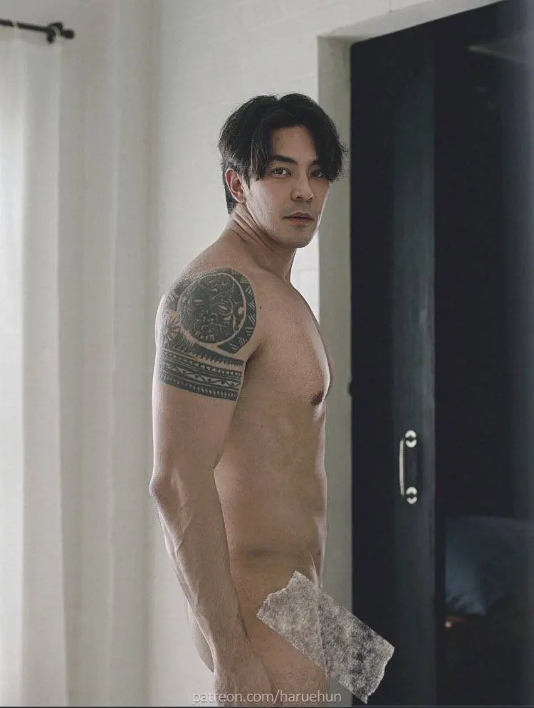 หนุ่มไทย นิตยสาร SMART.