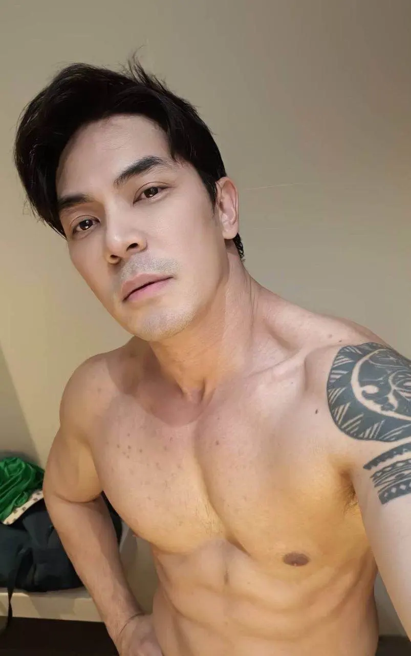 หนุ่มไทย นิตยสาร SMART.