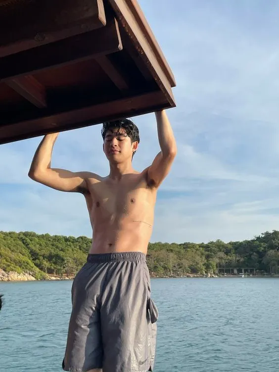 ถอดโชว์เรือนร่าง 2870
