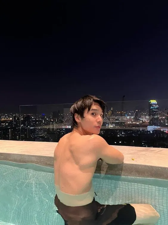 ถอดโชว์เรือนร่าง 2870