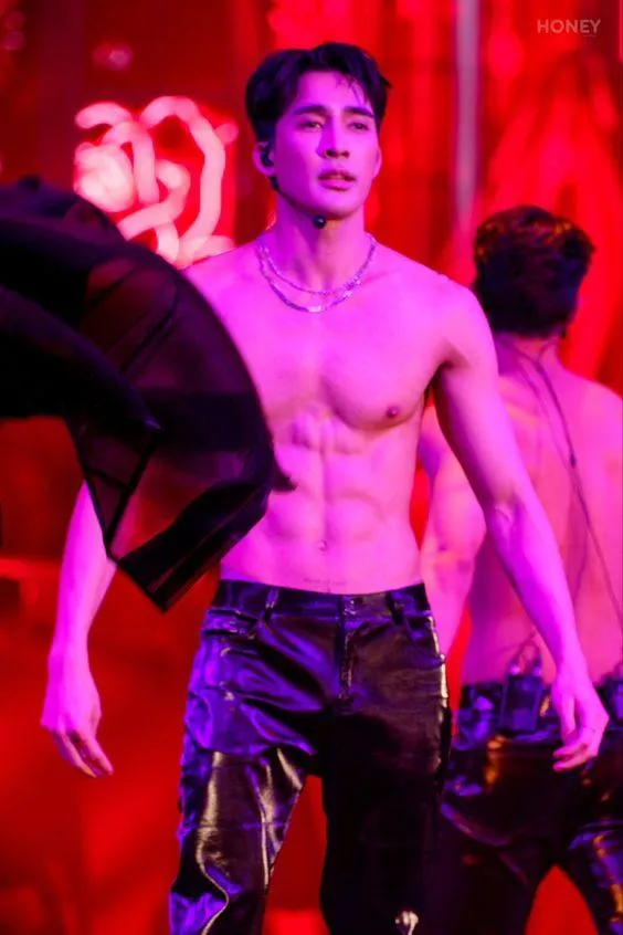 ถอดโชว์เรือนร่าง 2871