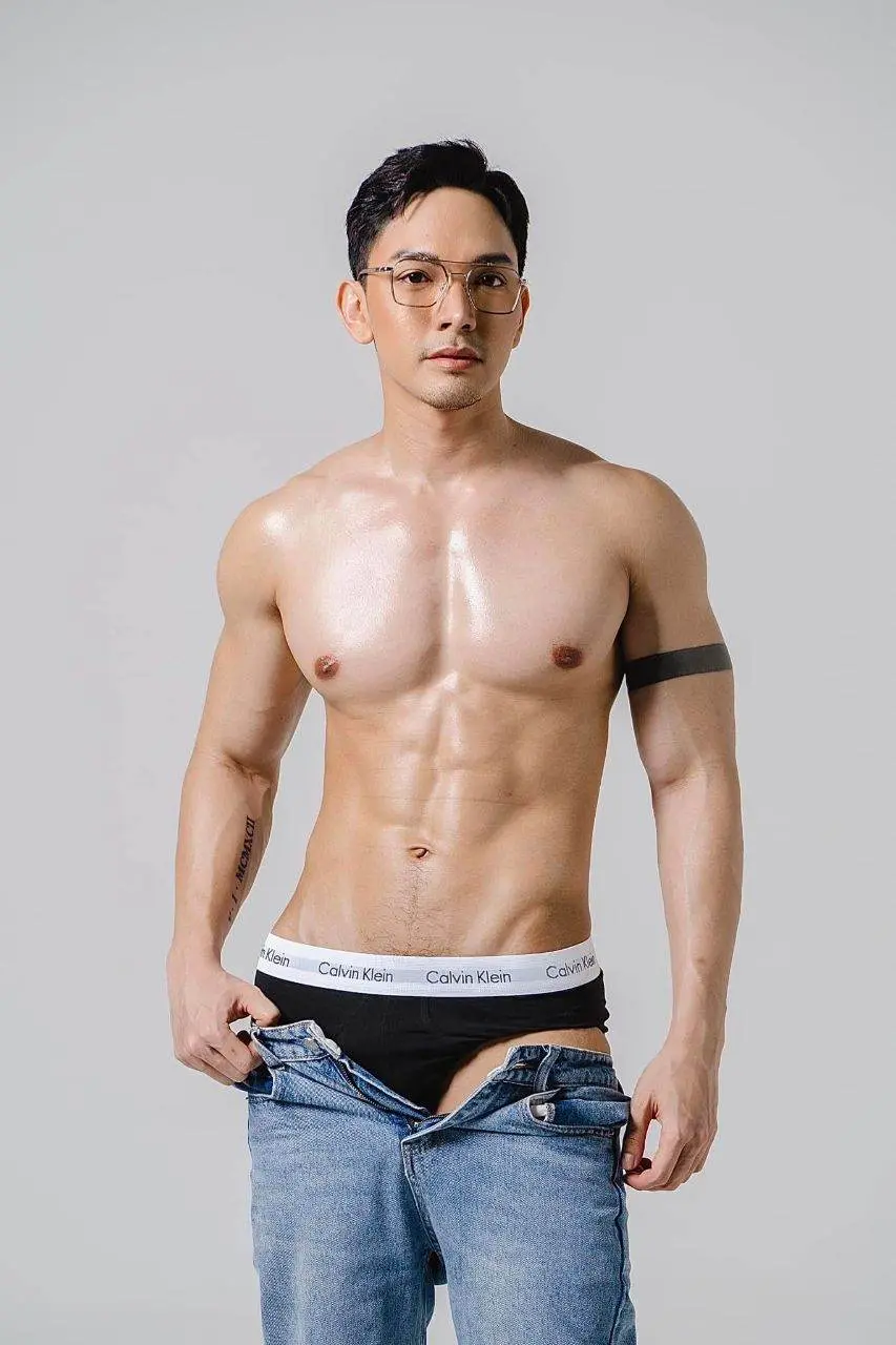 ถอดโชว์เรือนร่าง 2872