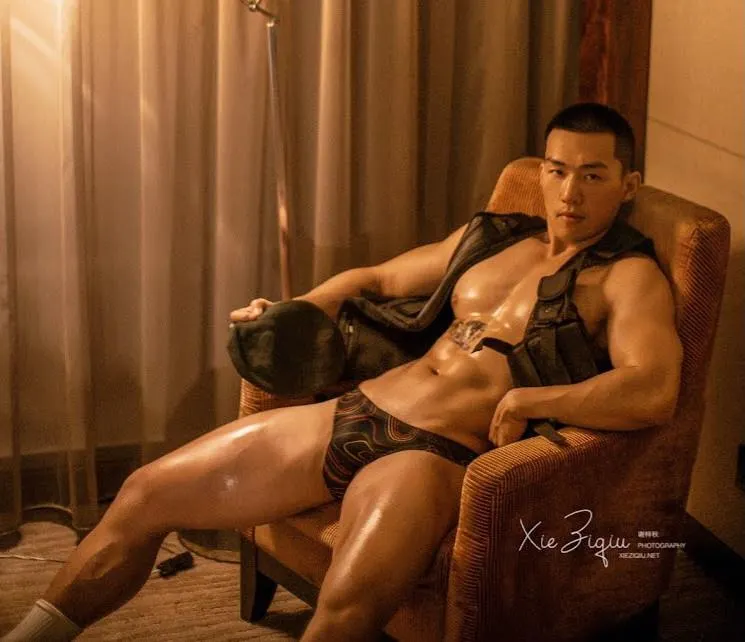 พนักงานแซ่บ