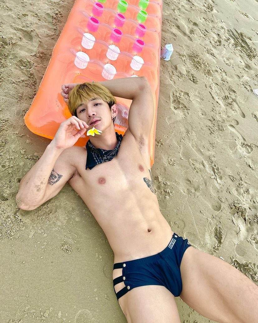 ซิกซ์แพ็คก็พอมี แต่ขาดเธอคนดีมาใส่ใจ