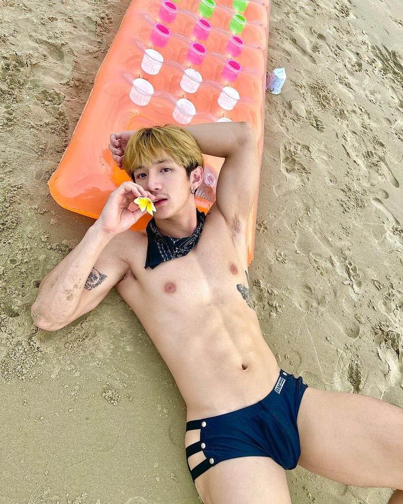 ซิกซ์แพ็คก็พอมี แต่ขาดเธอคนดีมาใส่ใจ