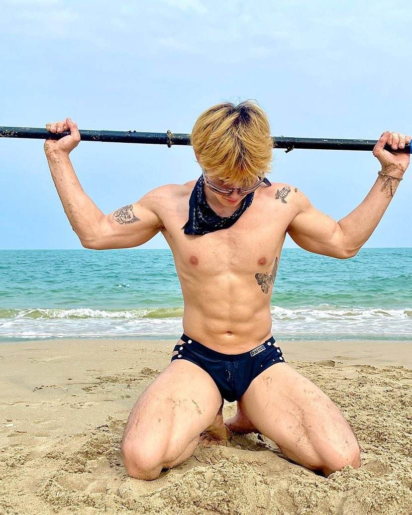 ซิกซ์แพ็คก็พอมี แต่ขาดเธอคนดีมาใส่ใจ