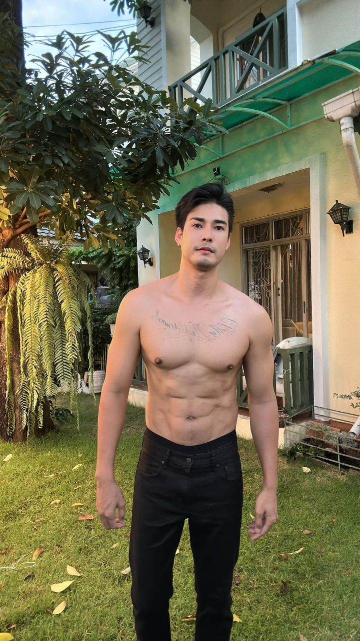 เพ่ดิวกับเพื่อนเขา