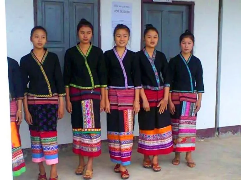 Laos 🇱🇦 | Tai Lue ethnic “ເຜົ່າໄຕລື້”