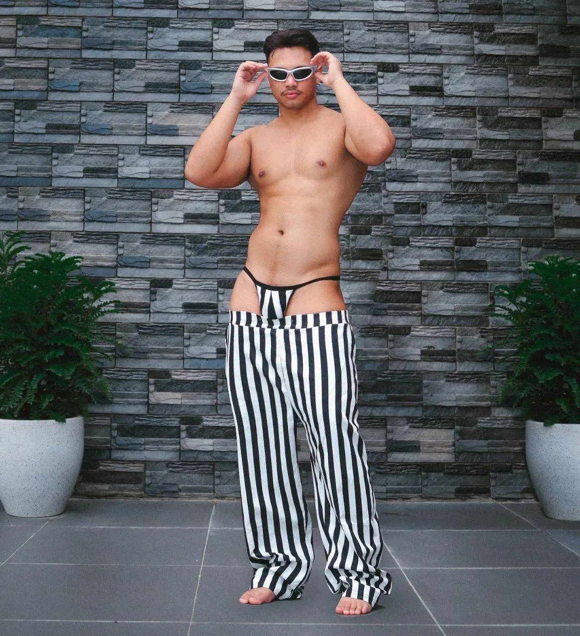 เขาชื่อว่า วินัย tw.Me_venai