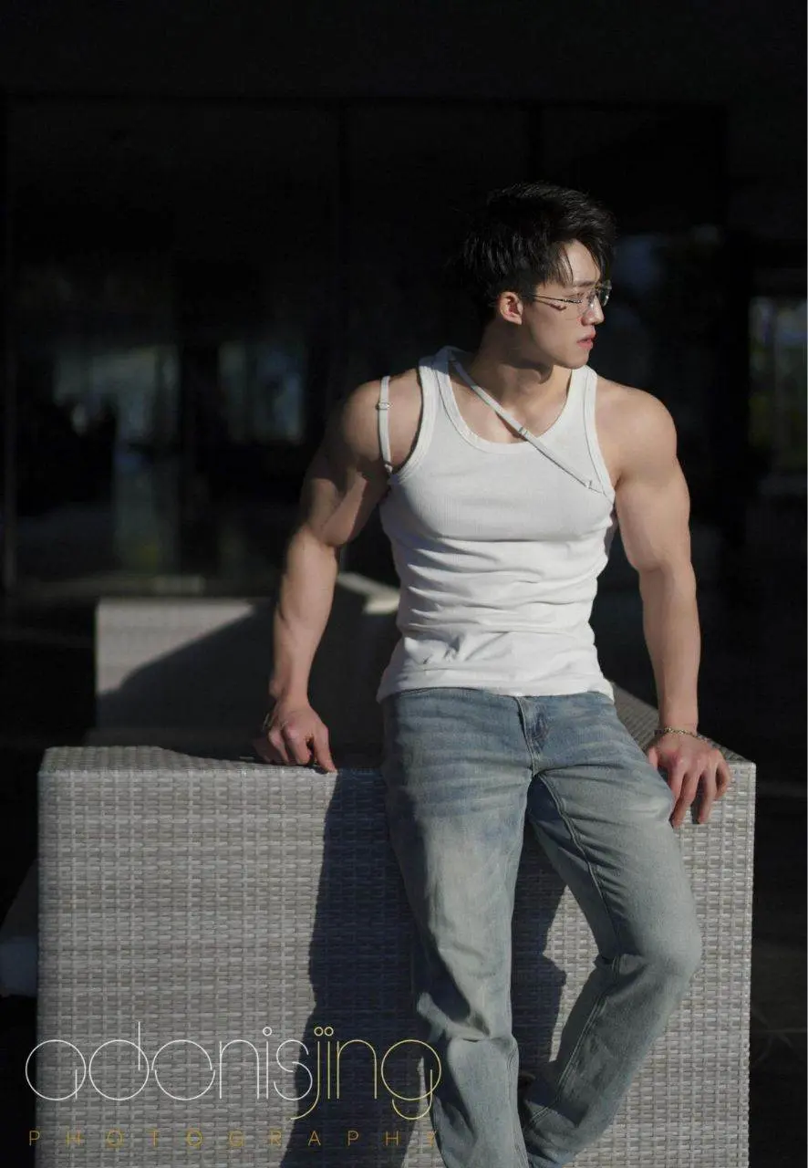หนุ่มหล่อขึ้นปก 1188