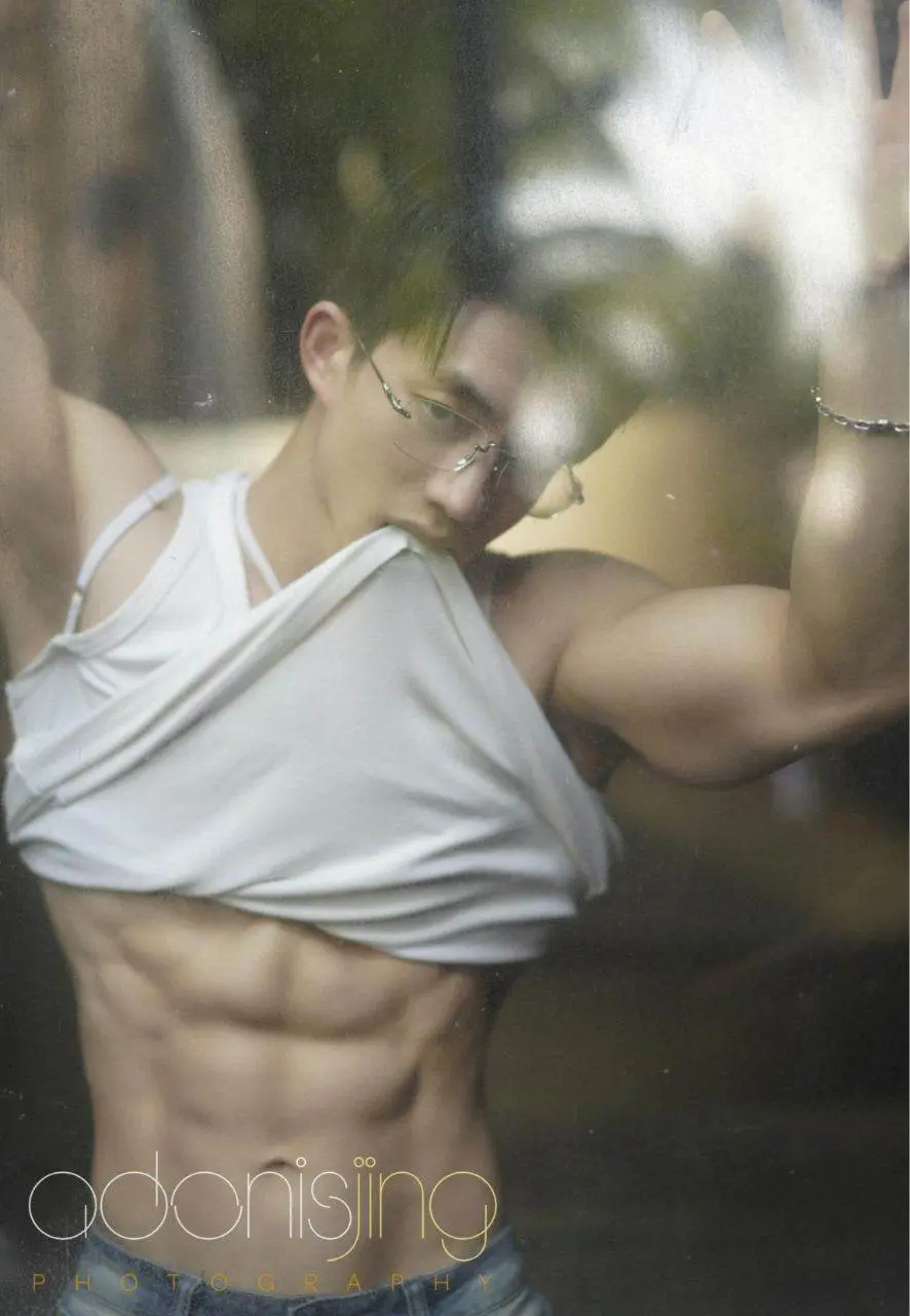 หนุ่มหล่อขึ้นปก 1188