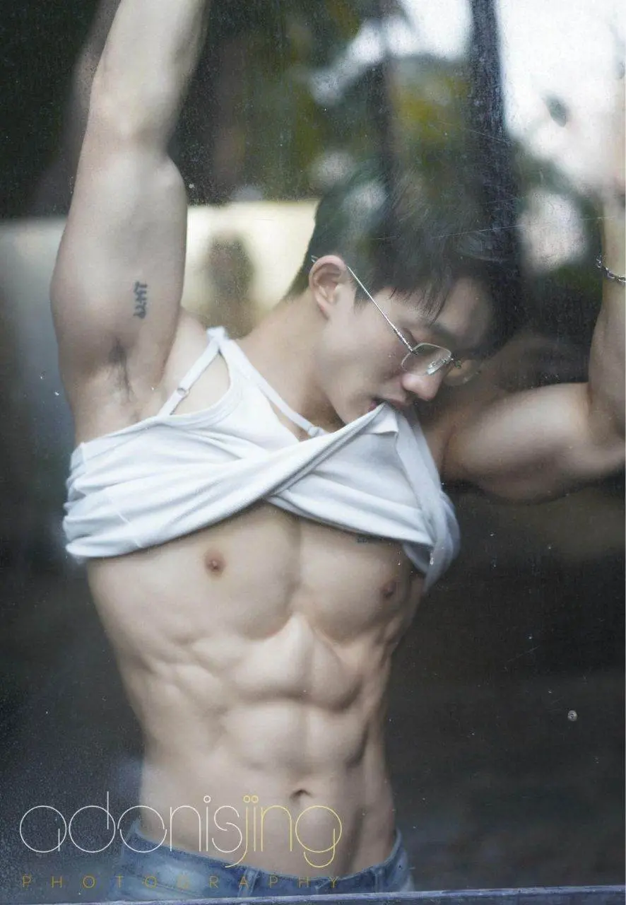 หนุ่มหล่อขึ้นปก 1188