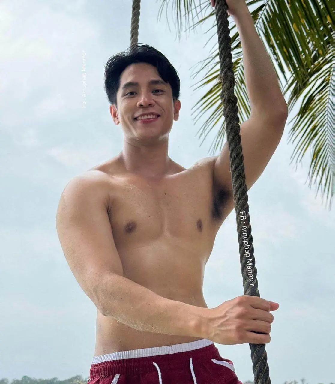 ยิ้มจนเยิ้มแฉะๆ