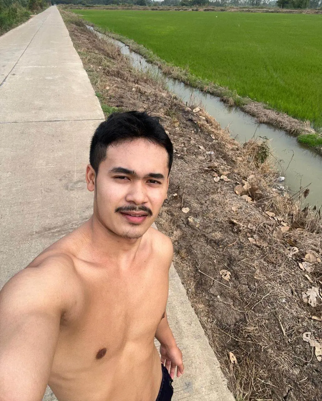 เข้มล้นเอ่อกระบอก
