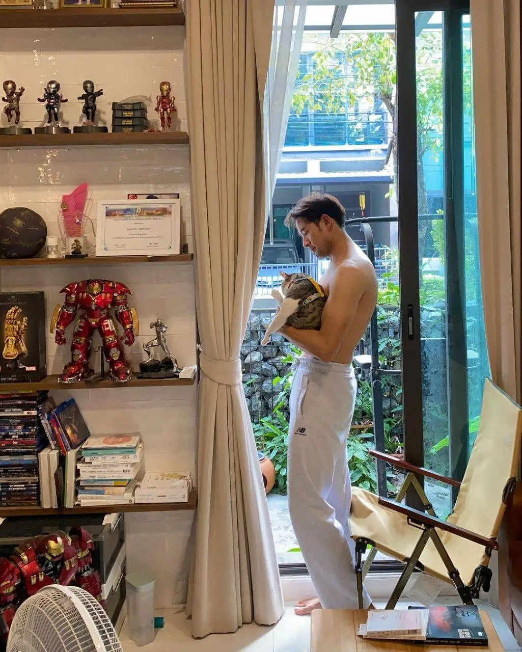 สามีเข้มจัง