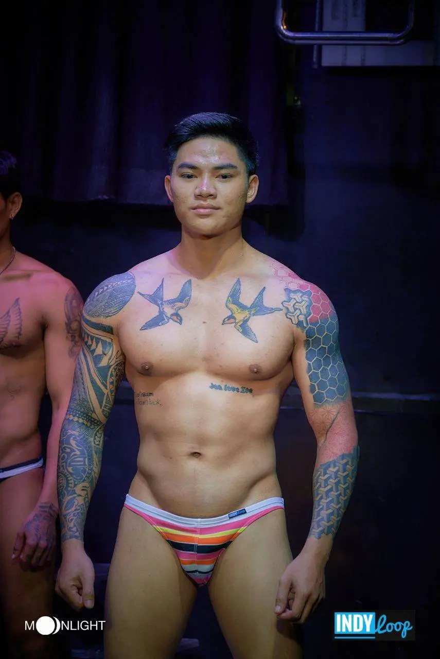 นายแบบในผับ Moonlight Bangkok