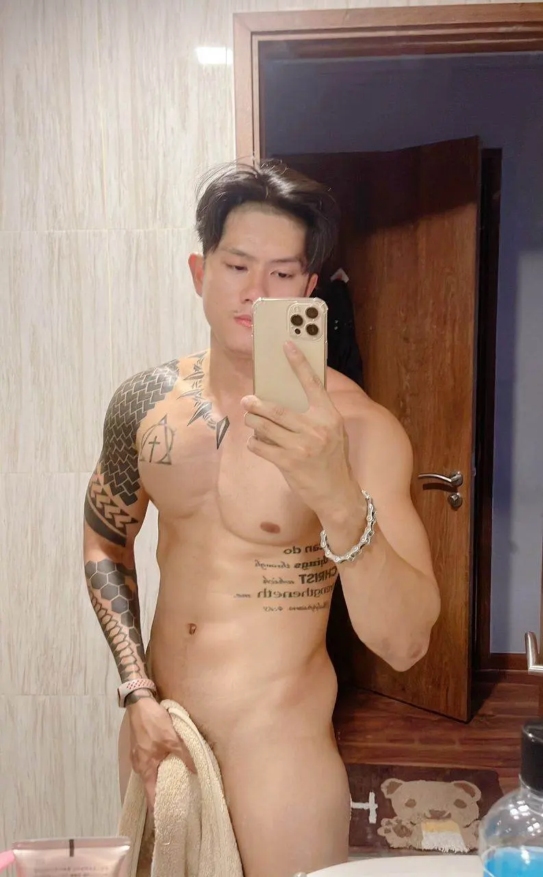 หนุ่มเวียดนาม จาก tw.@lucas_leluc.