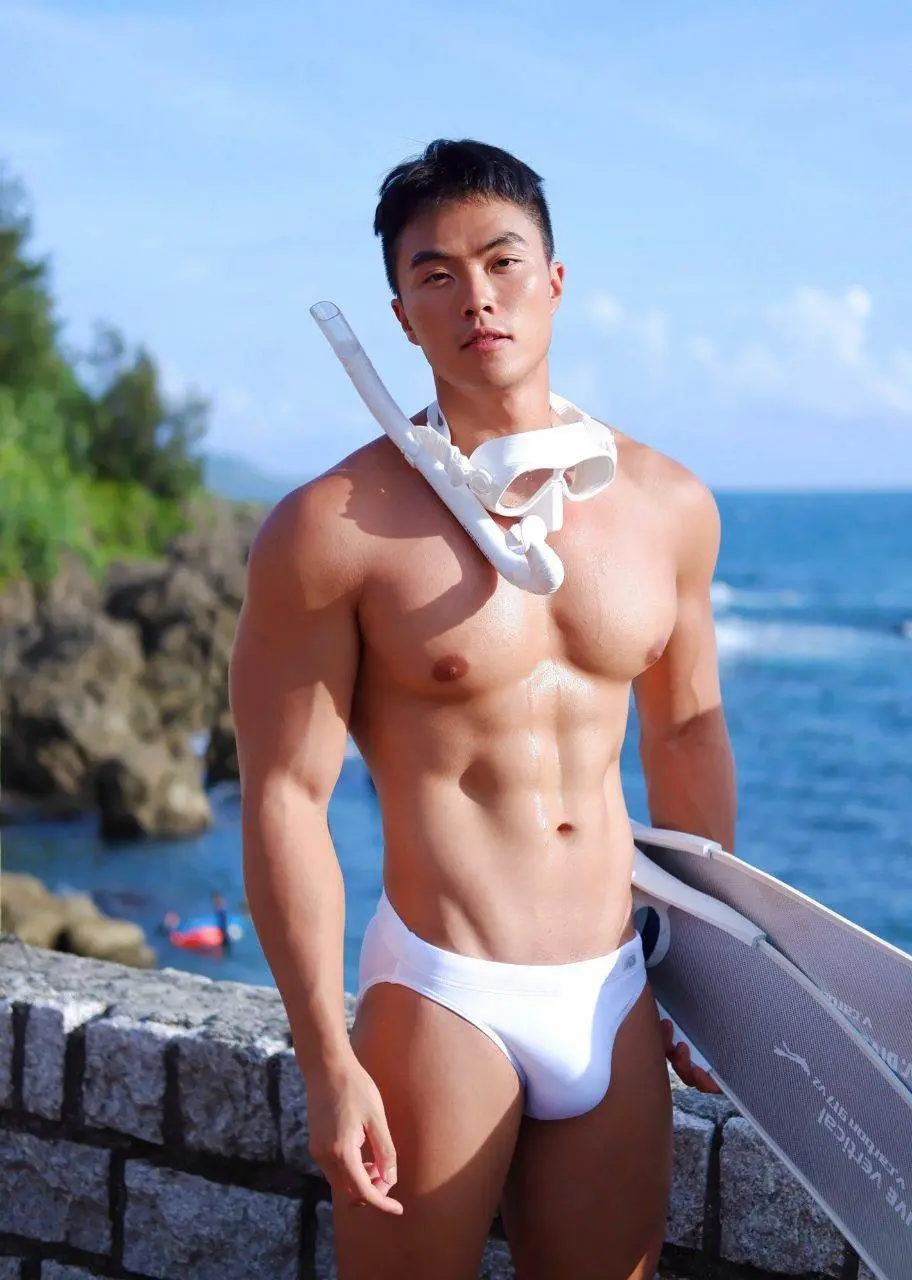 หล่อหุ่นลีนๆ tw.@314159hank.