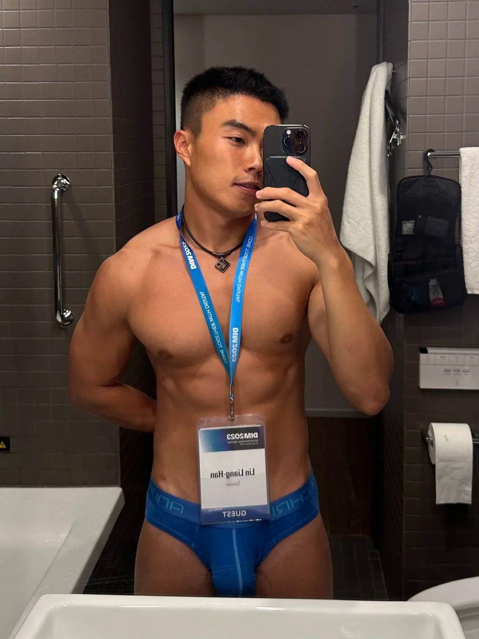 หล่อหุ่นลีนๆ tw.@314159hank.